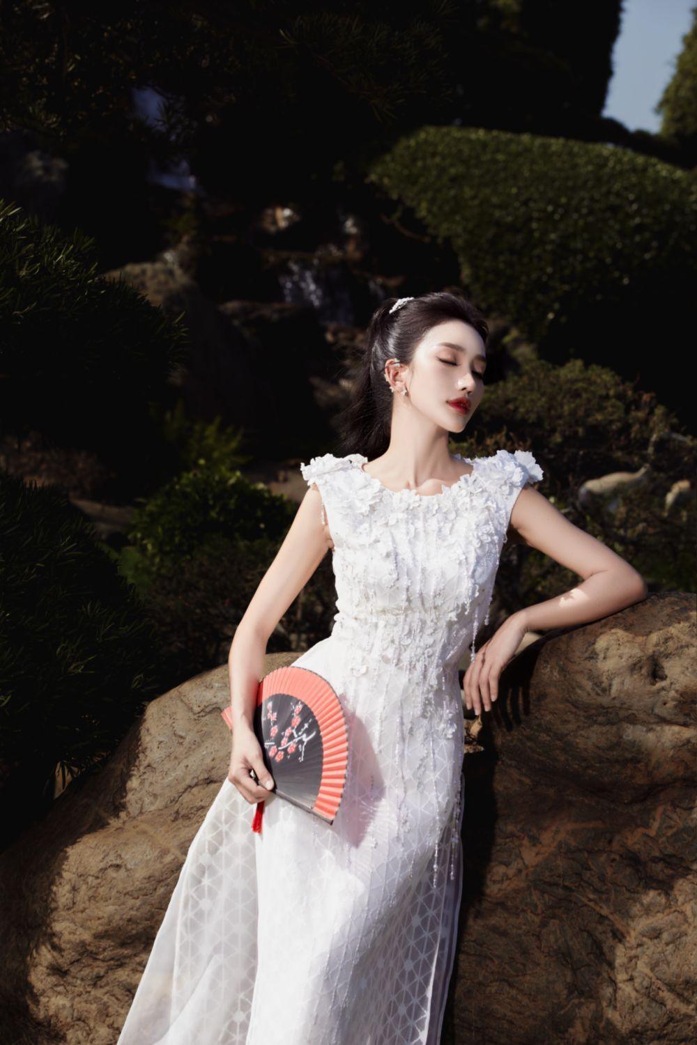 Truc Anh A-line Sleeveless Mesh Lace Floor Length Ao Dai - MEAN BLVD