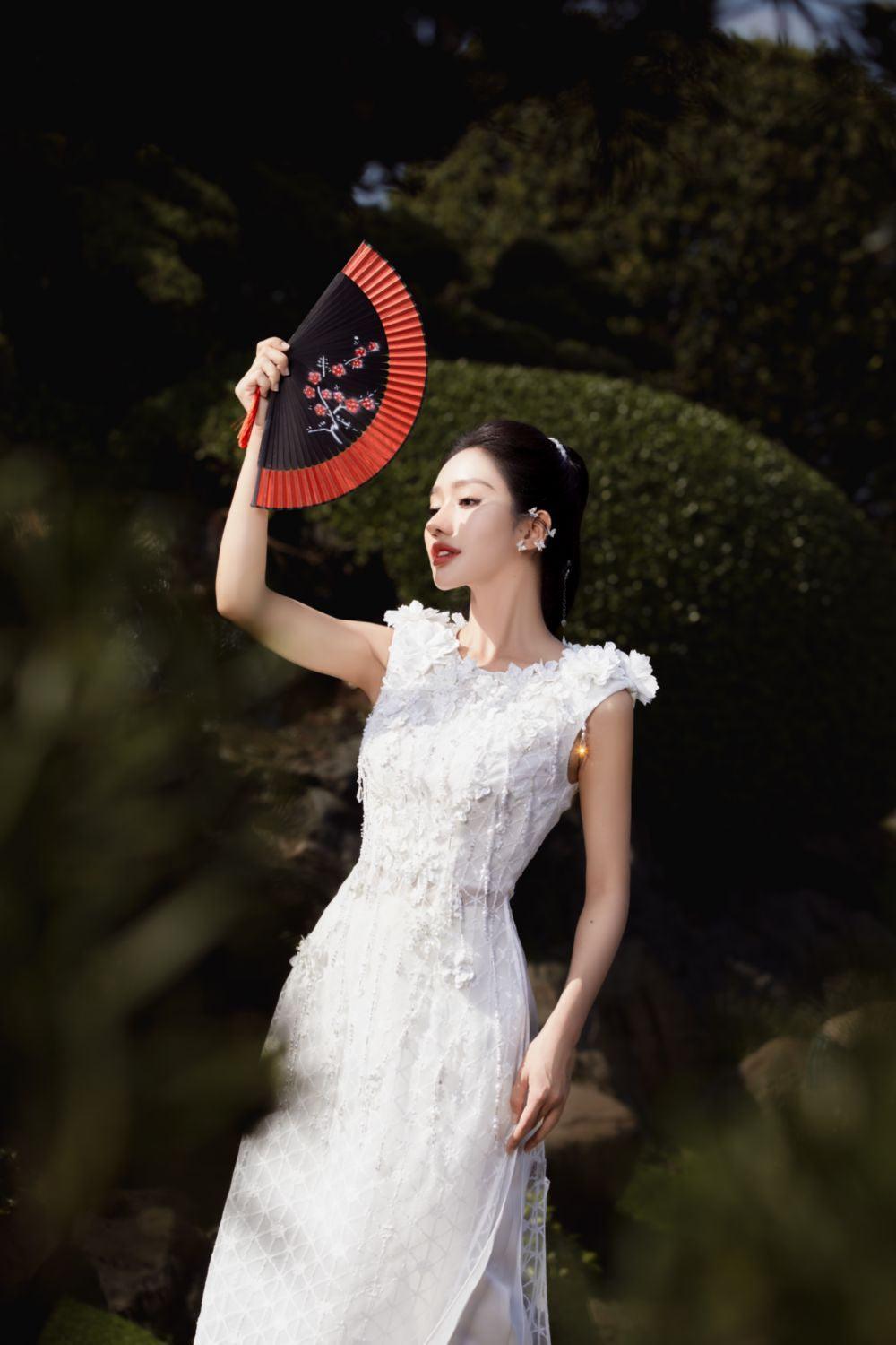 Truc Anh A-line Sleeveless Mesh Lace Floor Length Ao Dai - MEAN BLVD