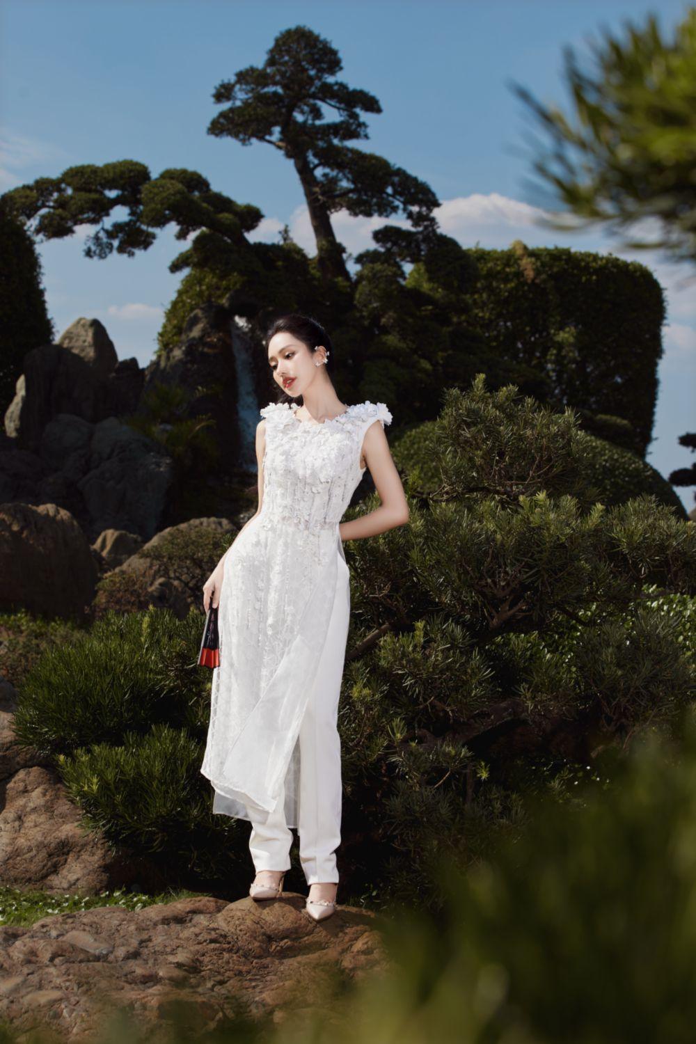 Truc Anh A-line Sleeveless Mesh Lace Floor Length Ao Dai - MEAN BLVD